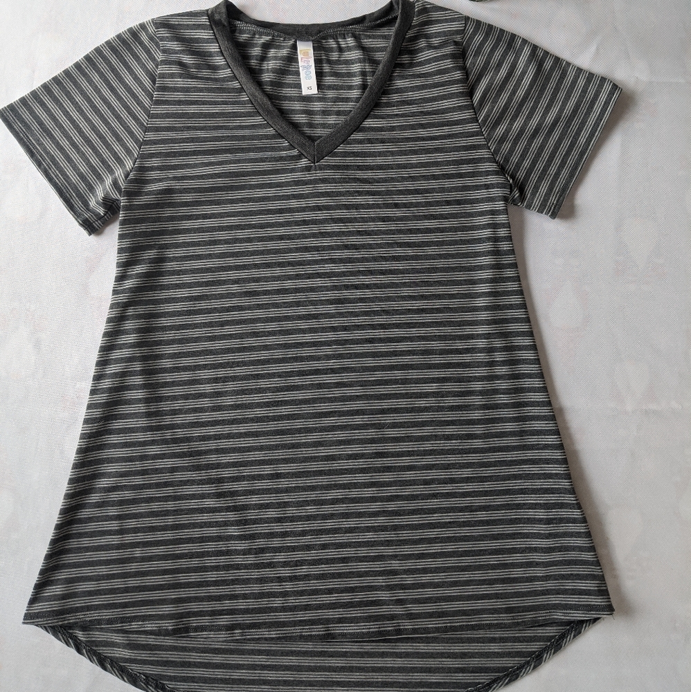 XS LuLaRoe Christy Tee Gray Stripe
